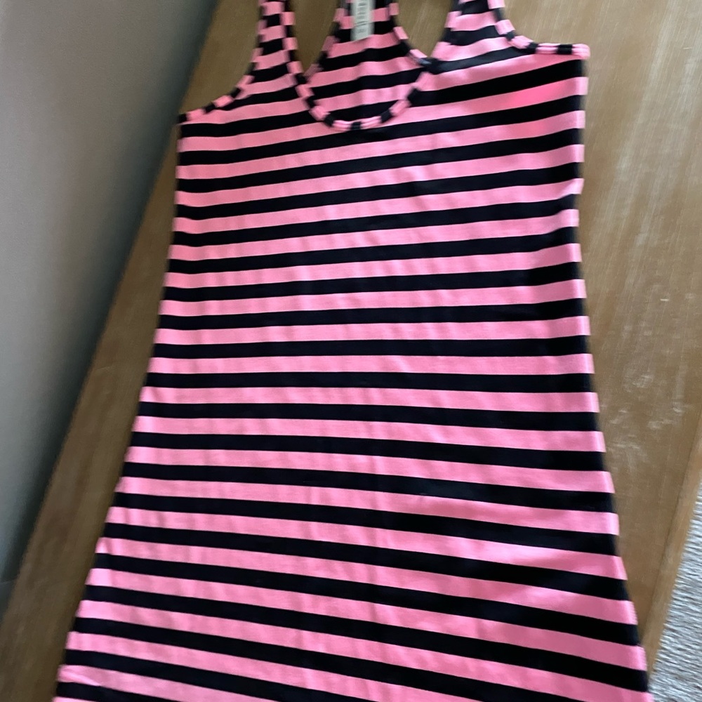 Lululemon black and pink tank size 6